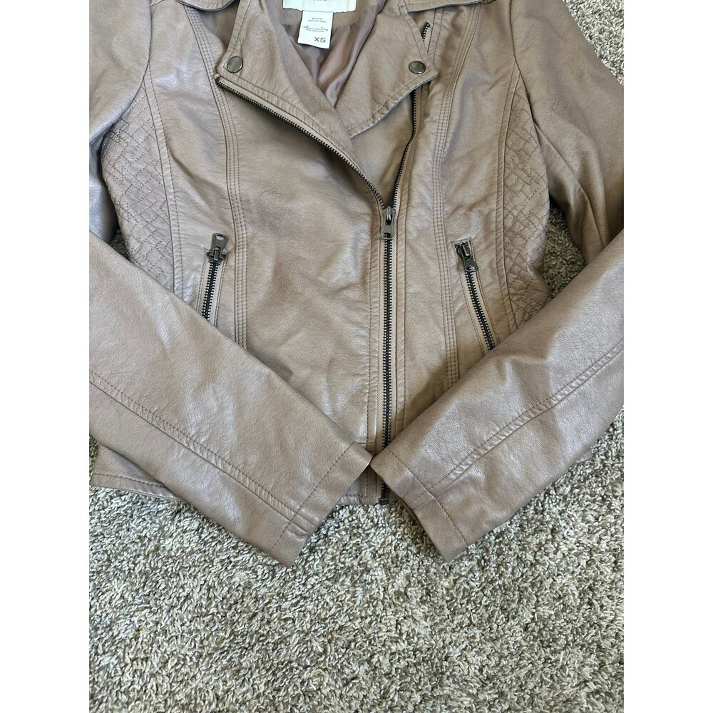 Leather Jacket - Picture 4 of 5